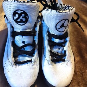 Boys Jordan 6rings retro size 2Y